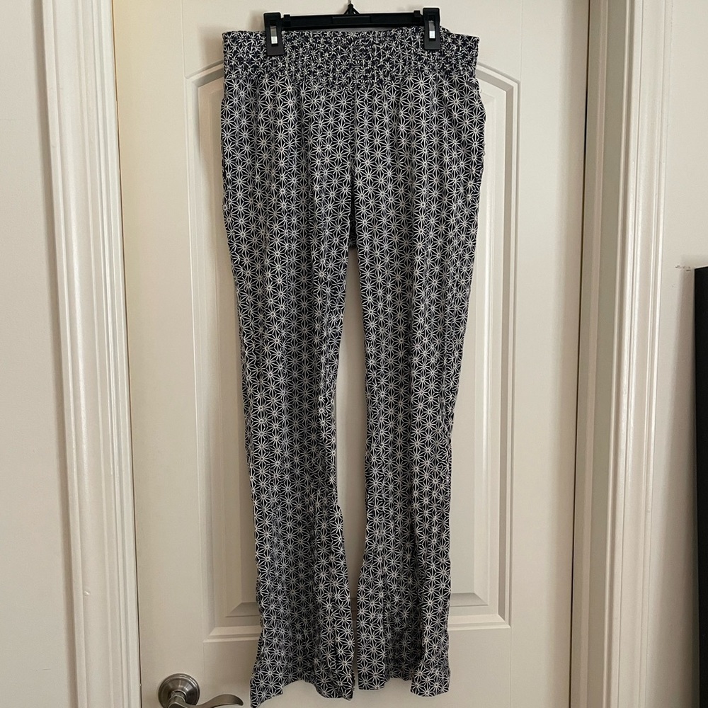 Roxy black & white design pants